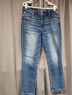 16 American Eagle Outfitters Women's Straight Leg Jeans - Blue Faded Wash